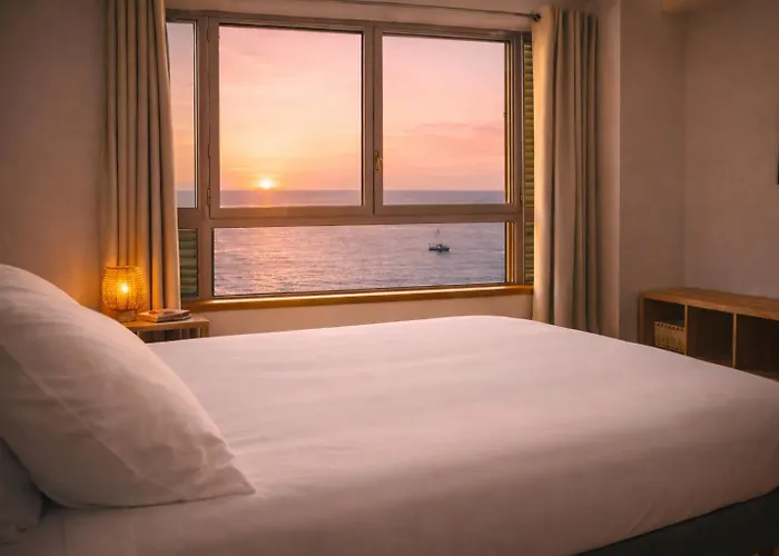 Sea View Duplex T3 Near Monaco & Parking بيت للعطل